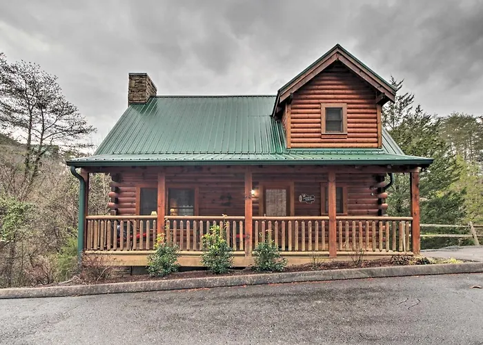 Cabin With Hot Tub About 2 Mi To Island In Pigeon Forge!