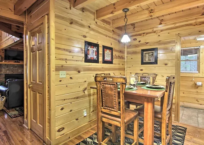 Cabin With Hot Tub About 2 Mi To Island In Pigeon Forge!