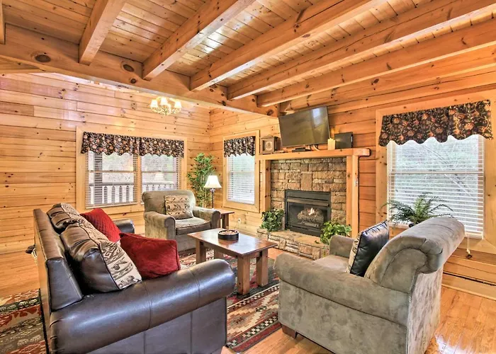 Cabin With Hot Tub About 2 Mi To Island In Pigeon Forge!
