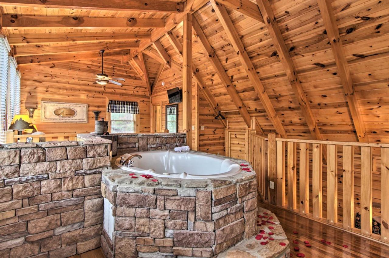 Hébergement de vacances With Hot Tub About 2 Mi To Island In Pigeon Forge! *